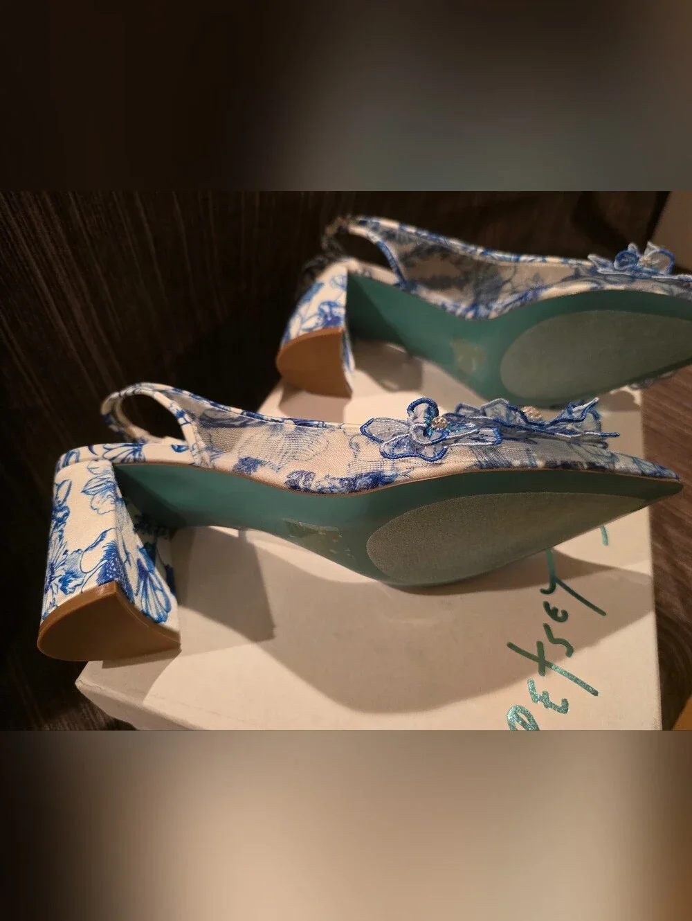 NWT Betsey Johnson Petra WHT/BLU FLORALEmbellished Slingback Heels, Size 9.5 - Picture 9 of 16